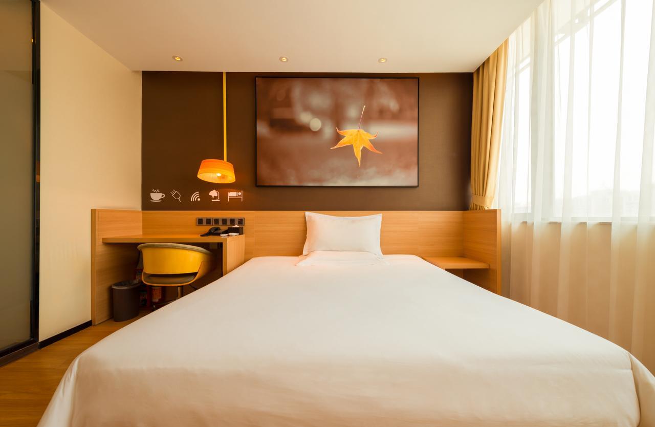 Iu Hotel Shenyang Railway Station Sk Transfer Center מראה חיצוני תמונה