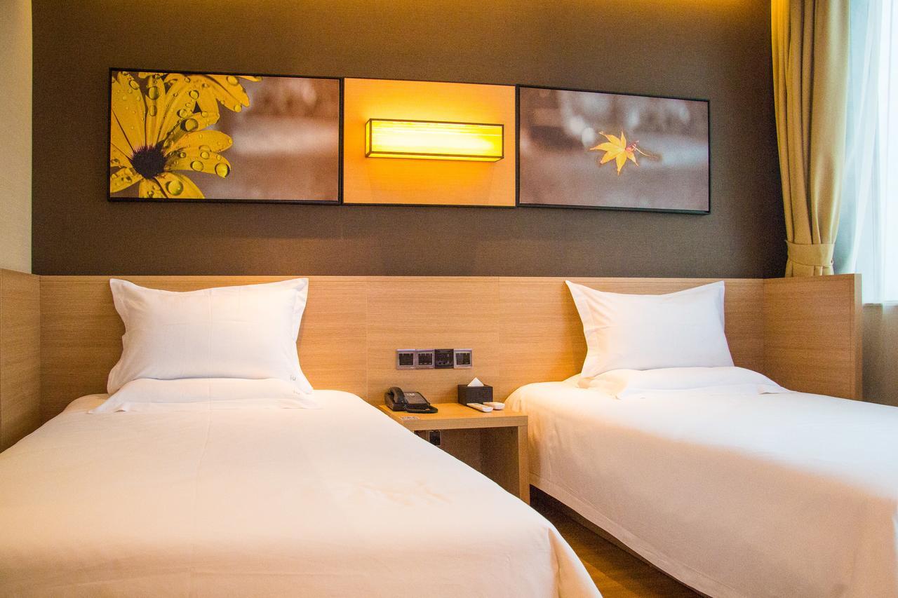 Iu Hotel Shenyang Railway Station Sk Transfer Center מראה חיצוני תמונה
